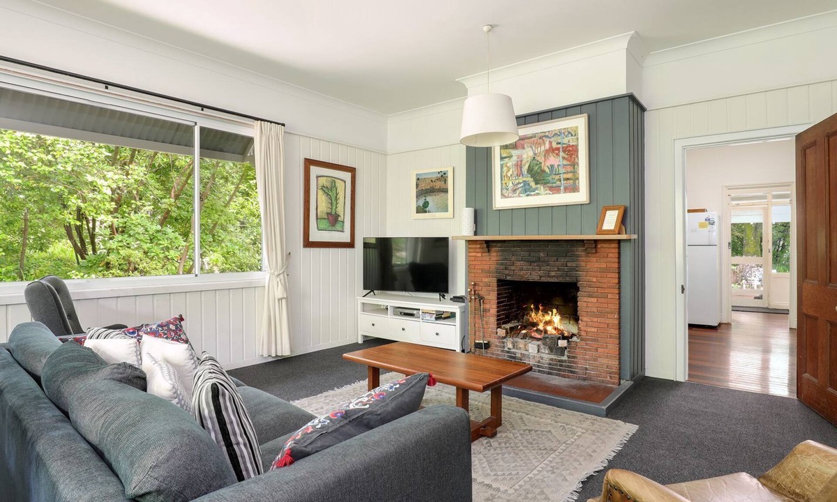 Blackheath House | Finchley | Located on 6 acres and includes a Championship Tennis Court