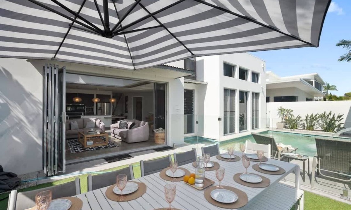 Kingscliff House | Frangipani Beach House — Pool, Heated Spa & Family Luxury | Walk to Salt Village