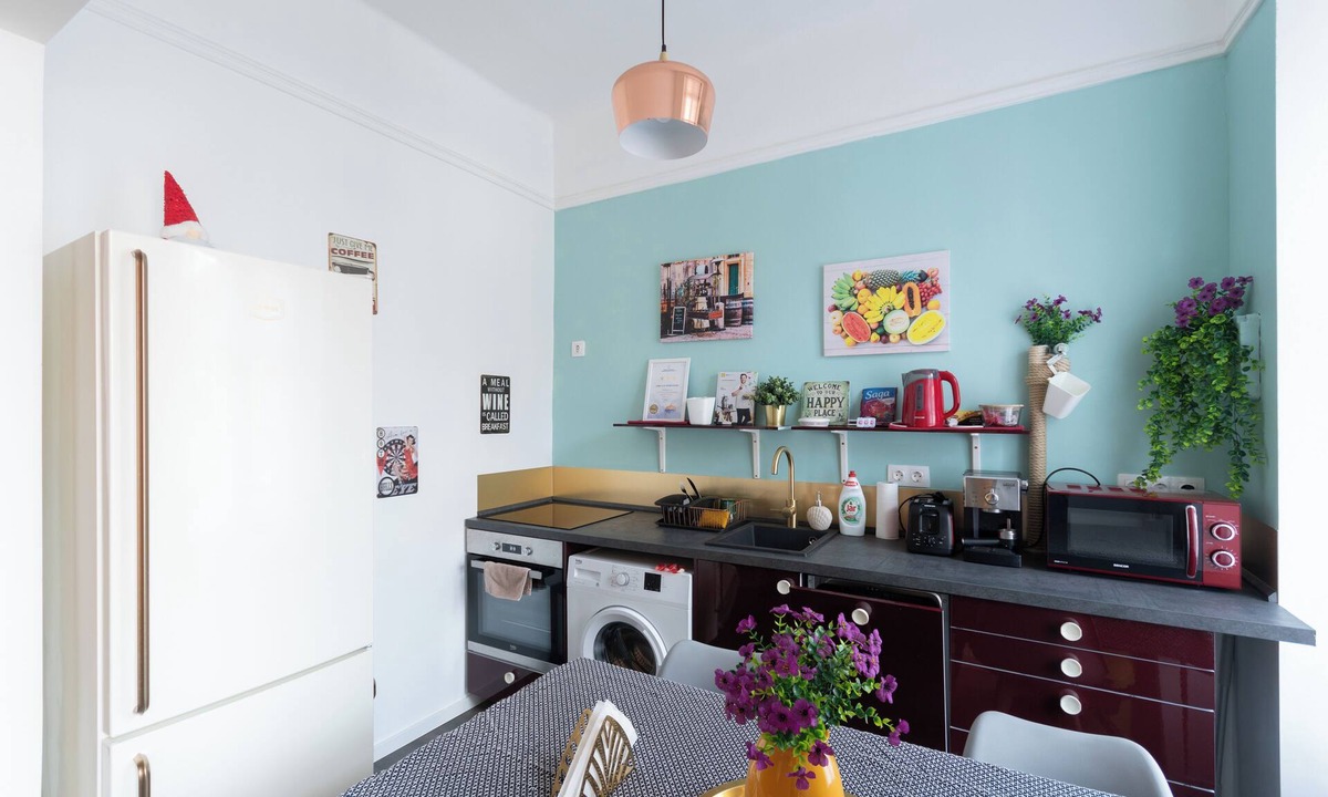 Inner City Budapest Apartment | Friendly, spacious apartment in downtown of Budapest