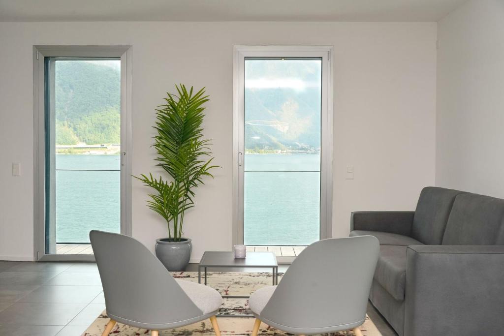 Melide Apartment | Front Lake Vacation Rental Mel in Melide
