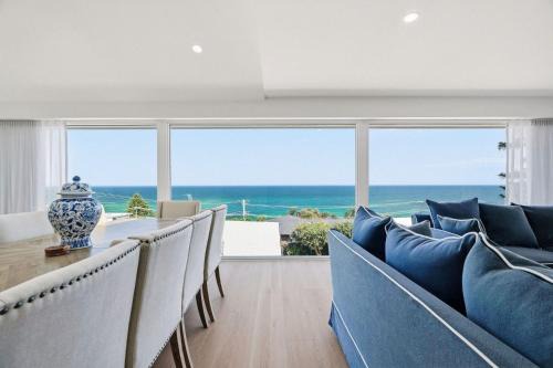 Forresters Beach House | Glass House Escape at Forresters