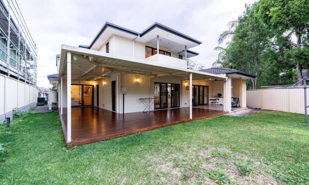 Sunnybank House | Grand Family Retreat: 5BR Oasis M11