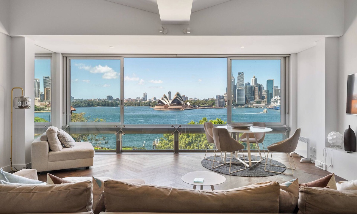 Kirribilli Apartment | 'Harbourview II' – Unmatched Views of the Iconic Opera House & Harbour Bridge!