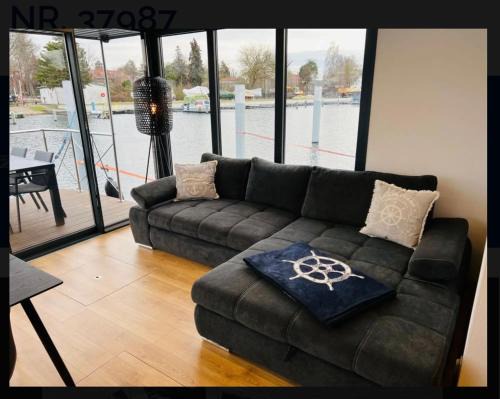 Schmoeckwitz Boat Rental | Hausboot