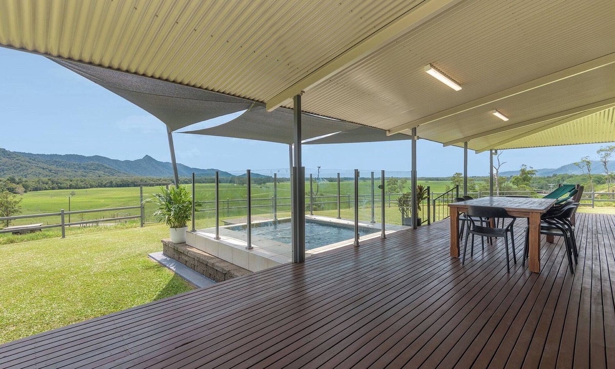 Forest Creek House | Holiday Home with spectacular farmland and mountain views w/plunge pool