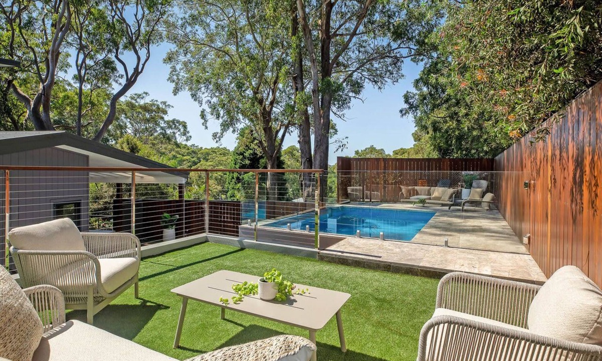 Macmasters Beach House | Infinity Pool · Walk to Beach · Sleeps 10