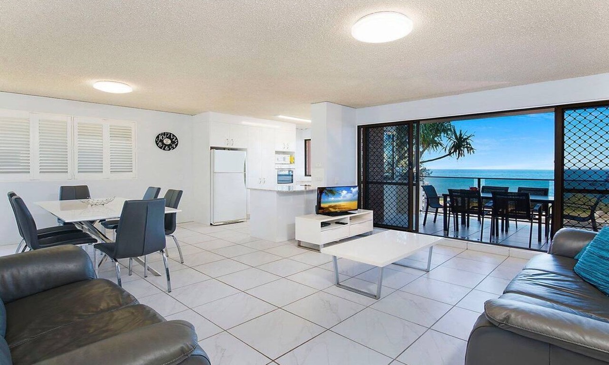Kings Beach Apartment | Jilci Unit 4 Kings Beach QLD