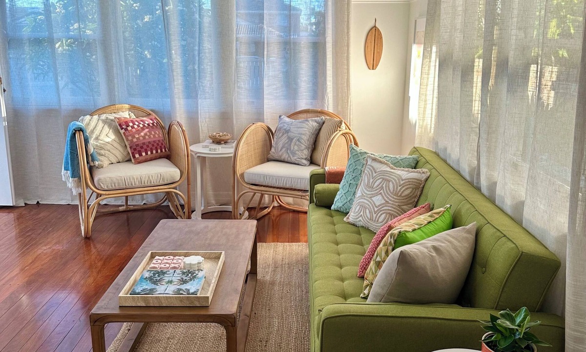 Burleigh Heads House | Kaimana 3 Bed Beach Bungalow in Burleigh Heads