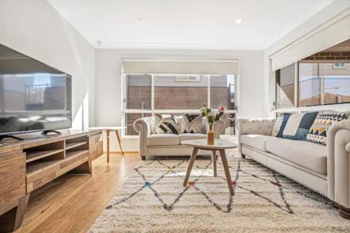 Kellyville House | Kellyvile Cozy 5BrHouseParkingShopping Center