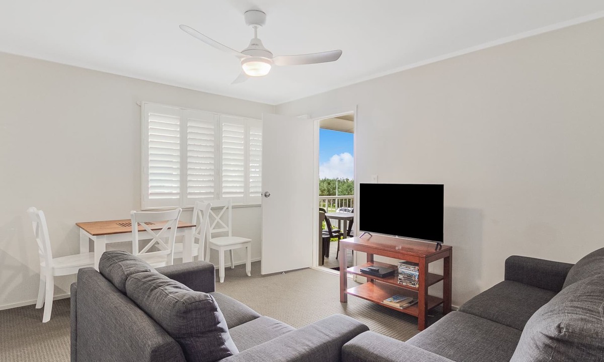 Bilinga Apartment | Legacy 4 - Bilinga North Kirra Beachfront - Min. 3 Night Stays!