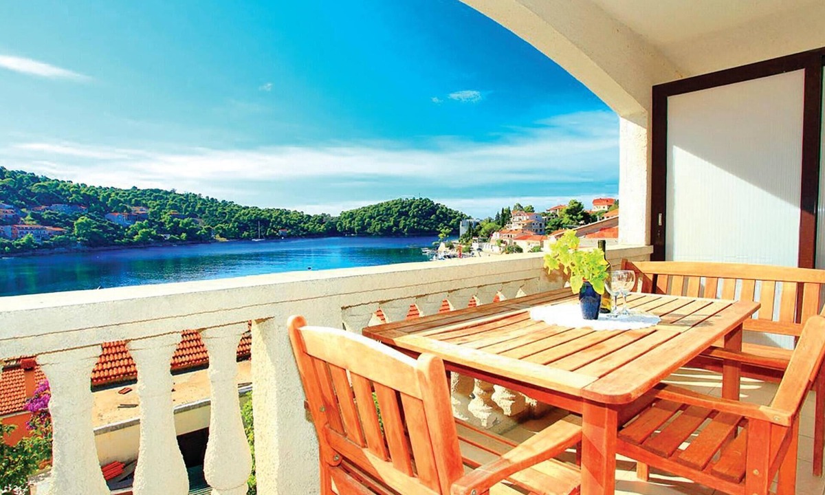 Brna Apartment | Lovely apartment in Smokvica with WiFi