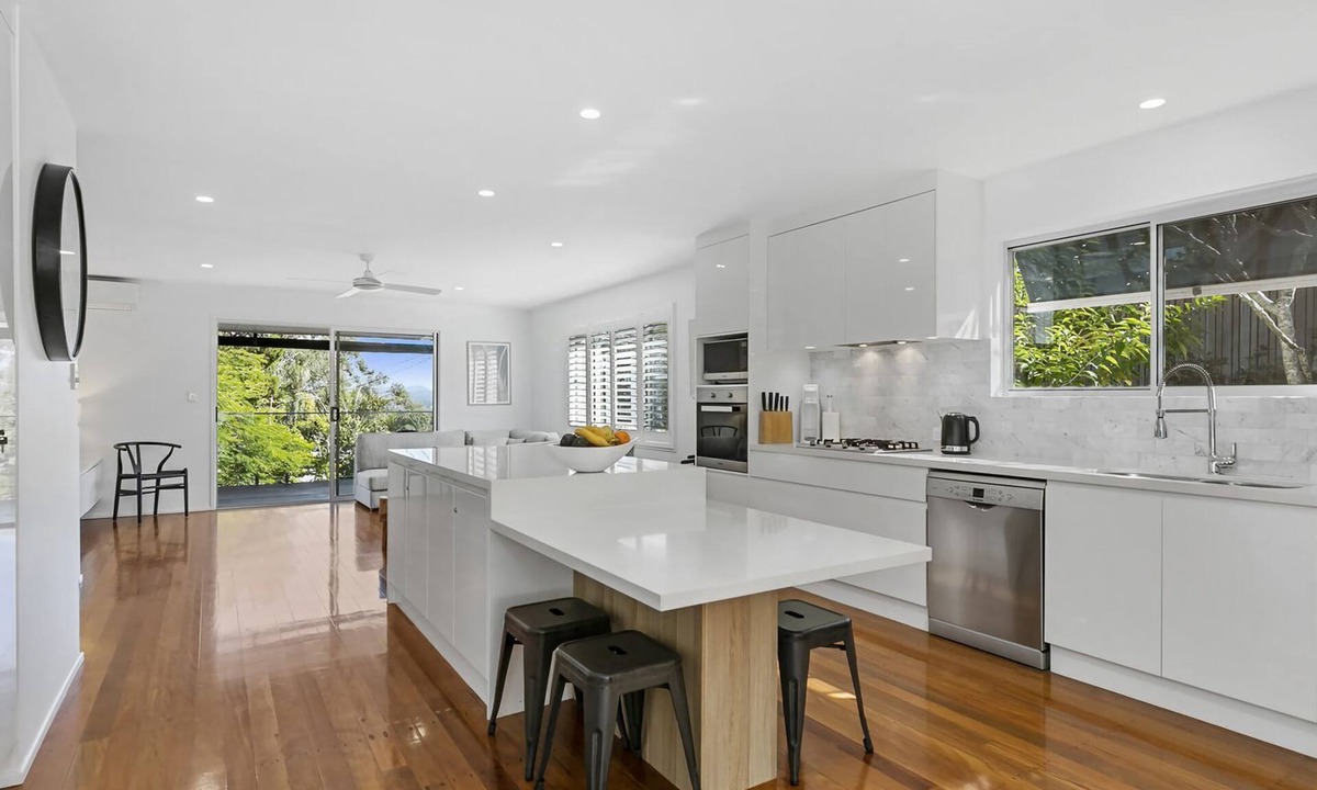 Noosa Heads House | Luce de Sole on Nairana Rest Noosa Heads