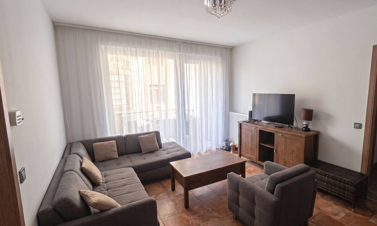 Erzsebetvaros Condo | Luxury 2-bedroom 2-bathroom condo 70 sqm with parking