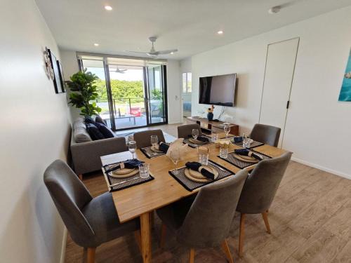 Gold Coast Apartment | Luxury 3BR, 2BA Unit with Pool & BBQ in Gold Coast