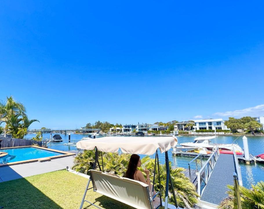 Minyama House | Luxury 4 bedroom waterfront holiday home on the Sunshine Coast