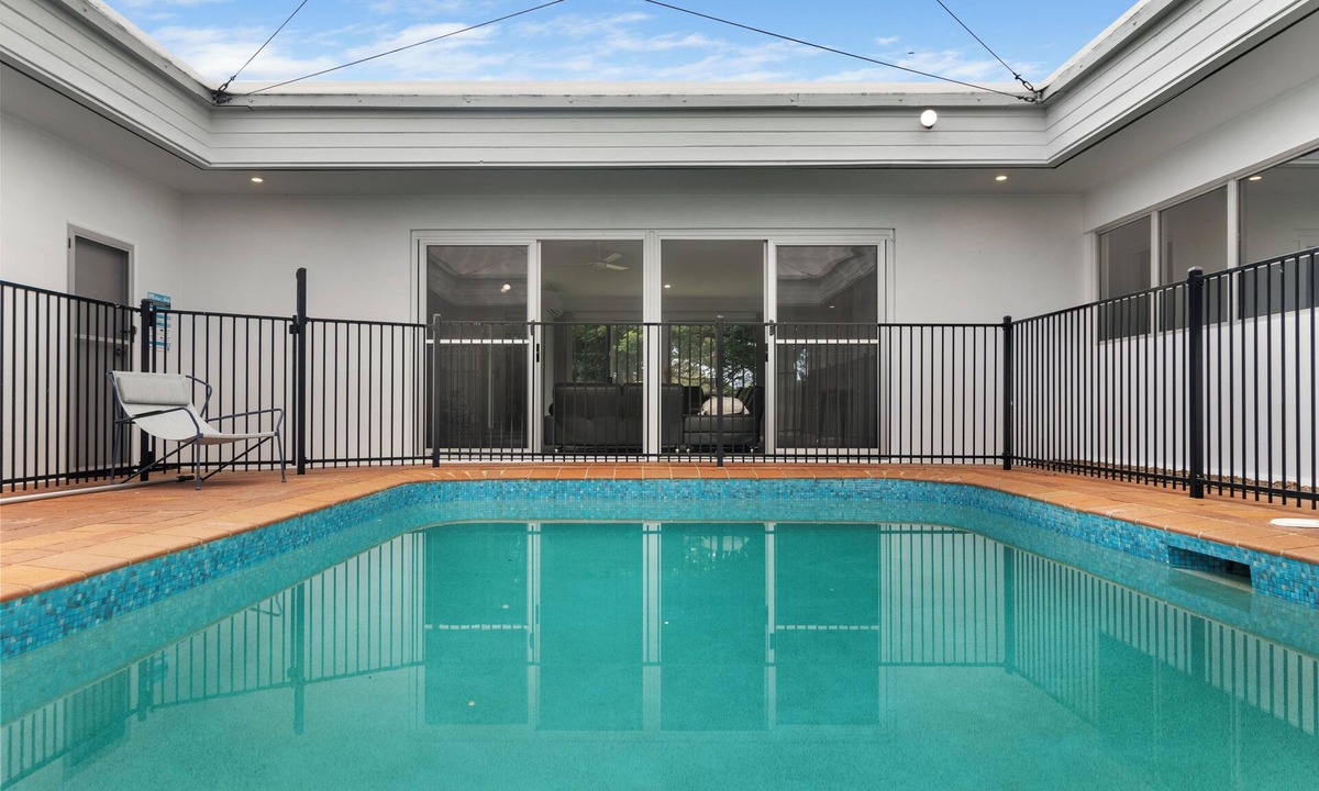 Annandale House | Luxury 5BR Riverside Retreat