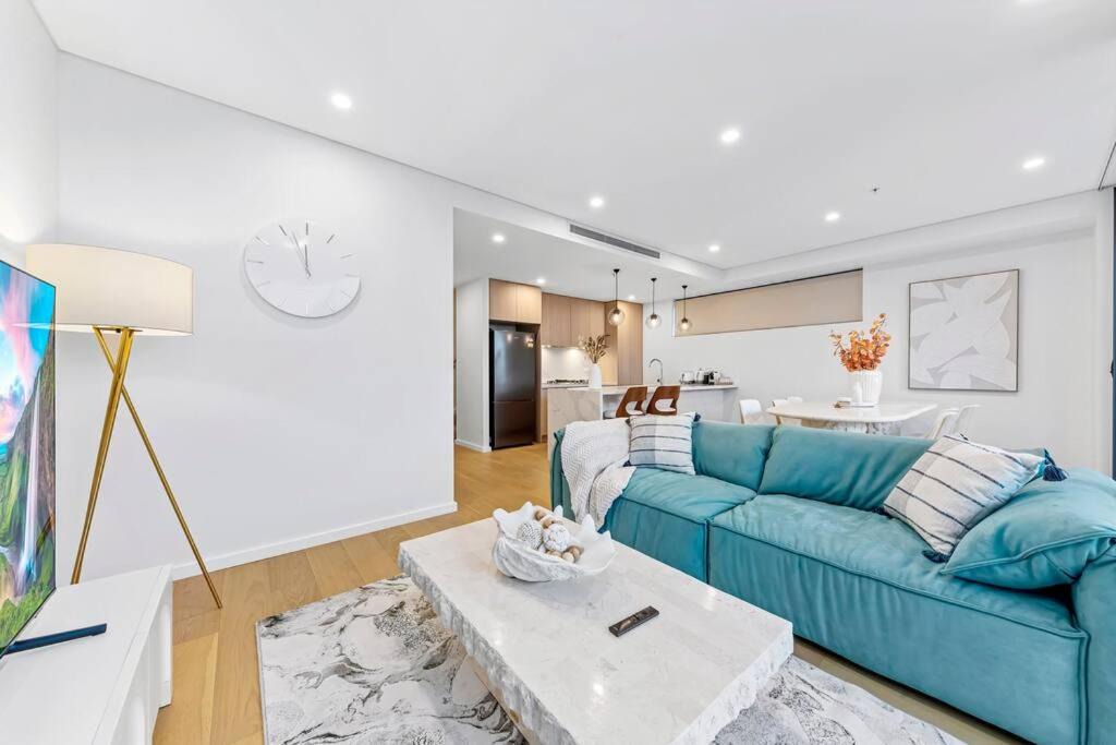 Neutral Bay Apartment | Luxury Penthouse 3 Bedrooms in Neutral Bay
