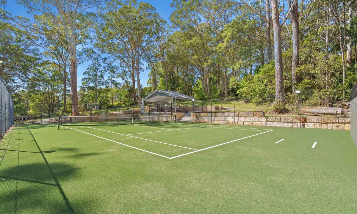 Macmasters Beach House | Luxury Villas Treetop Acreage with Tennis Court