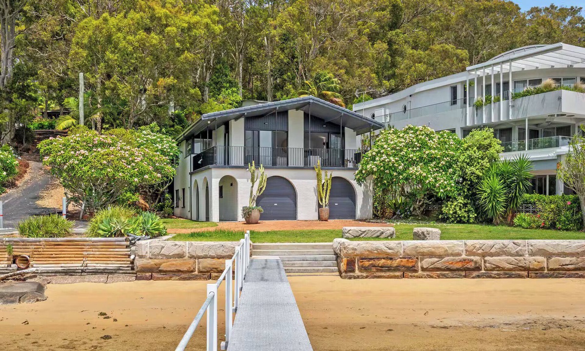 Wagstaffe House | Luxury Villas Wagstaffe Waterfront Retreat - NEW listing, summer special
