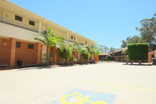 Campbelltown Hotel | Maclin Lodge Motel