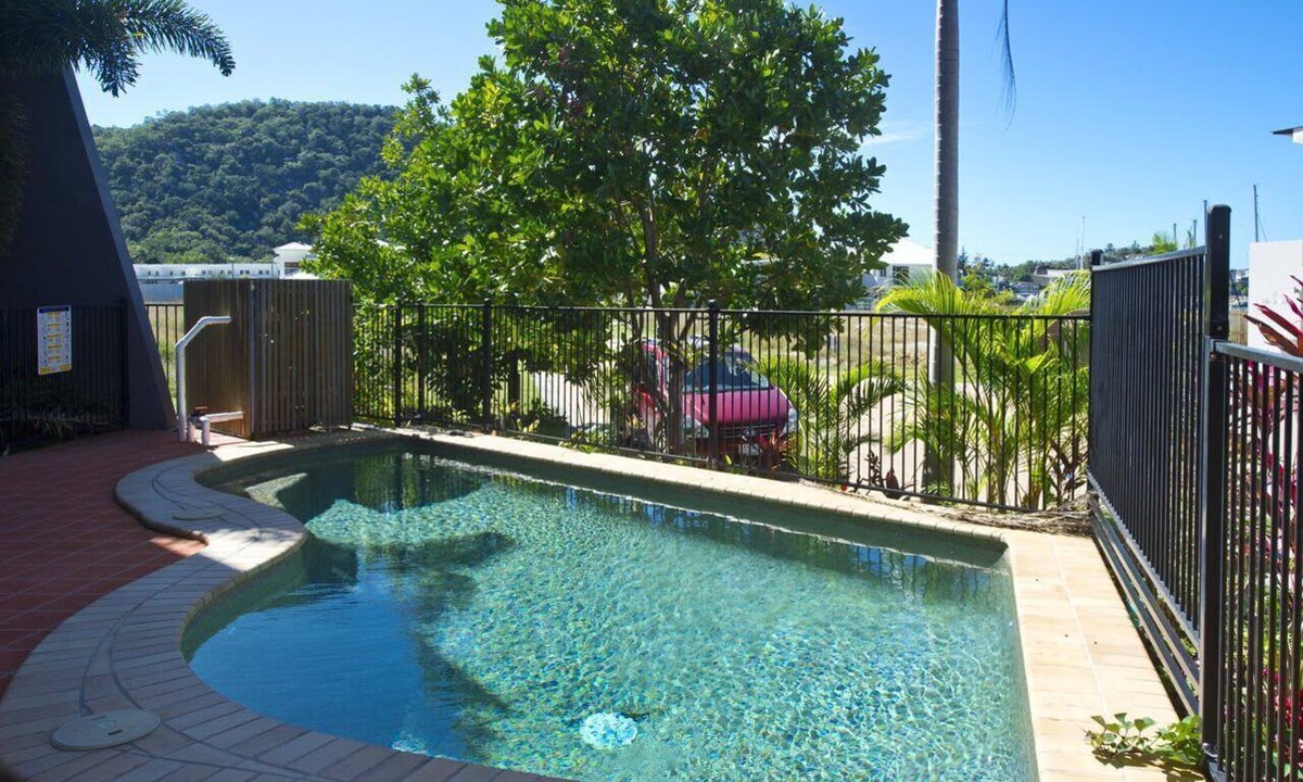 Nelly Bay House | Magnetic Docks Townhouse 9