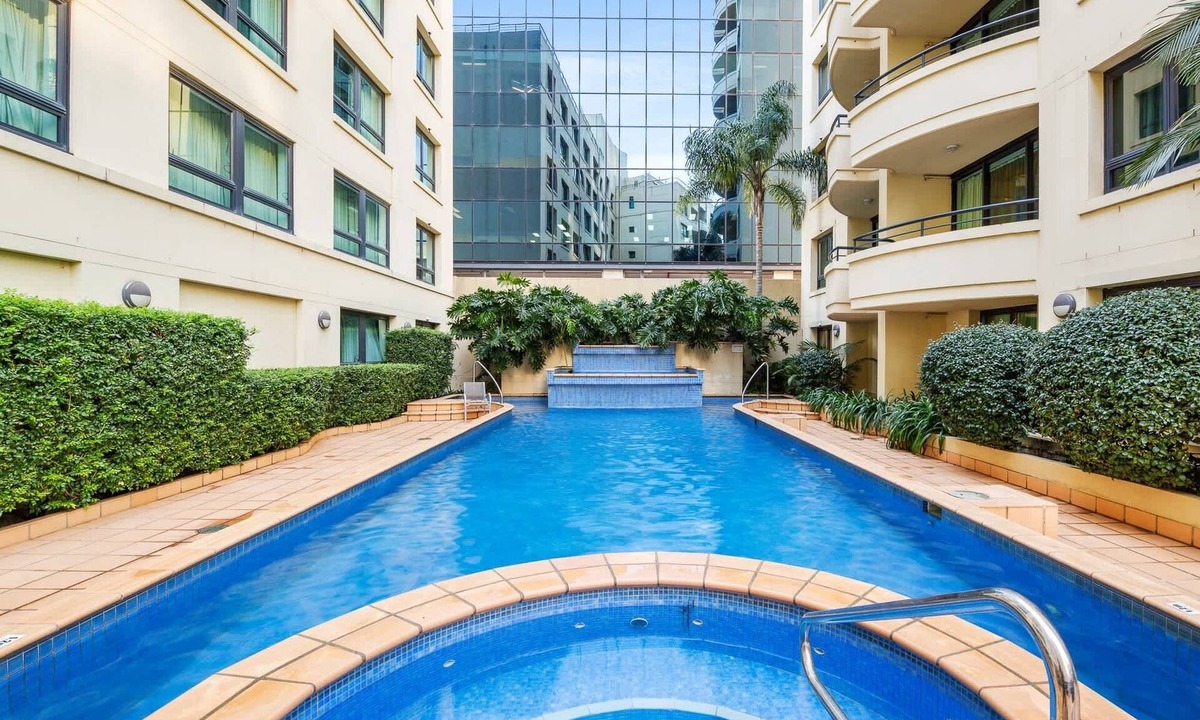 Parramatta Apartment | Mantra Parramatta Studio with Pool Access