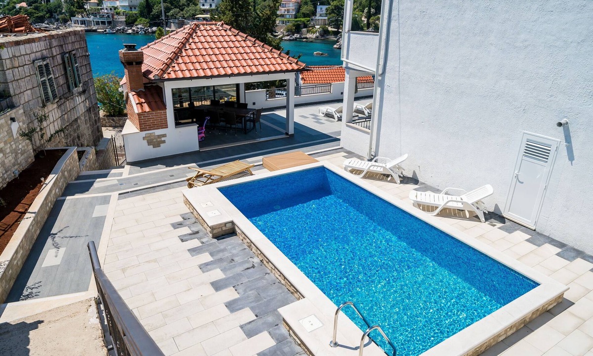 Molunat Apartment | Mata Family Apartments - Deluxe Two bedroom Apartment with Terrace and Sea View