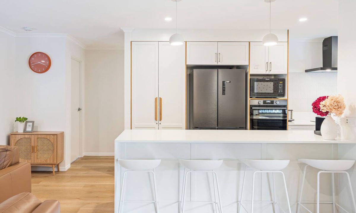 Kawungan House | Modern 5BR Hervey Bay Home | Huge Kitchen & Brand-New Furnishings