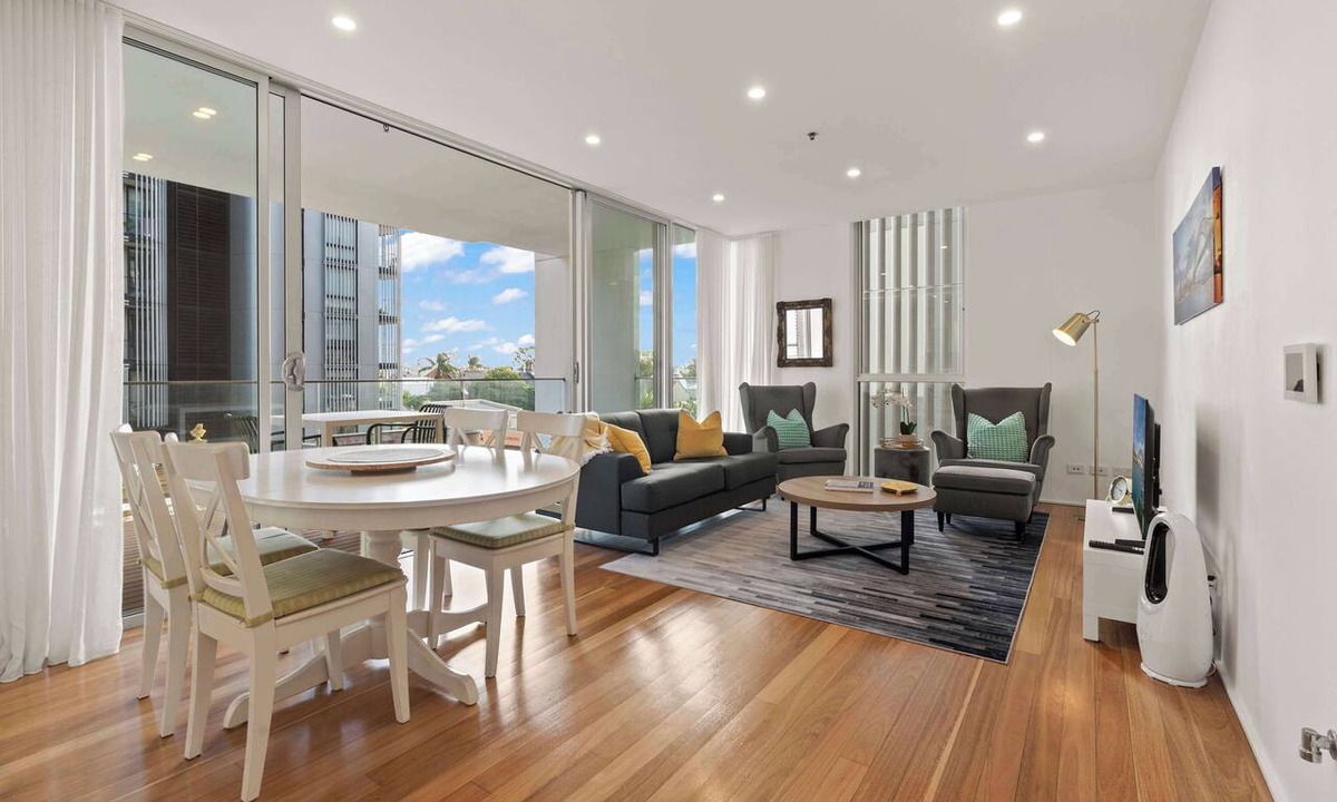 Bondi Junction Apartment | Modern Haven Near Beach & City