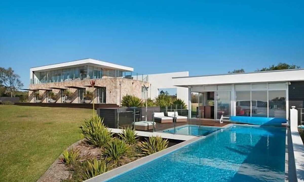 Macmasters Beach House | Mourawaring House - Bushland Retreat