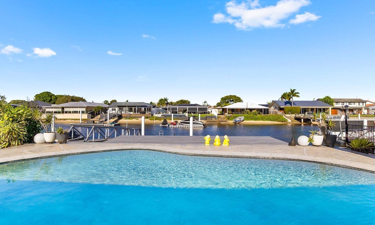 Maroochydore House | Mudcrab Manor waterfront holiday at it's best