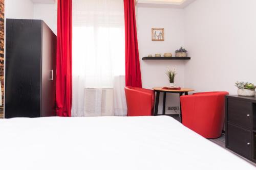 Inner City Budapest Apartment | NeroRosso Apartment