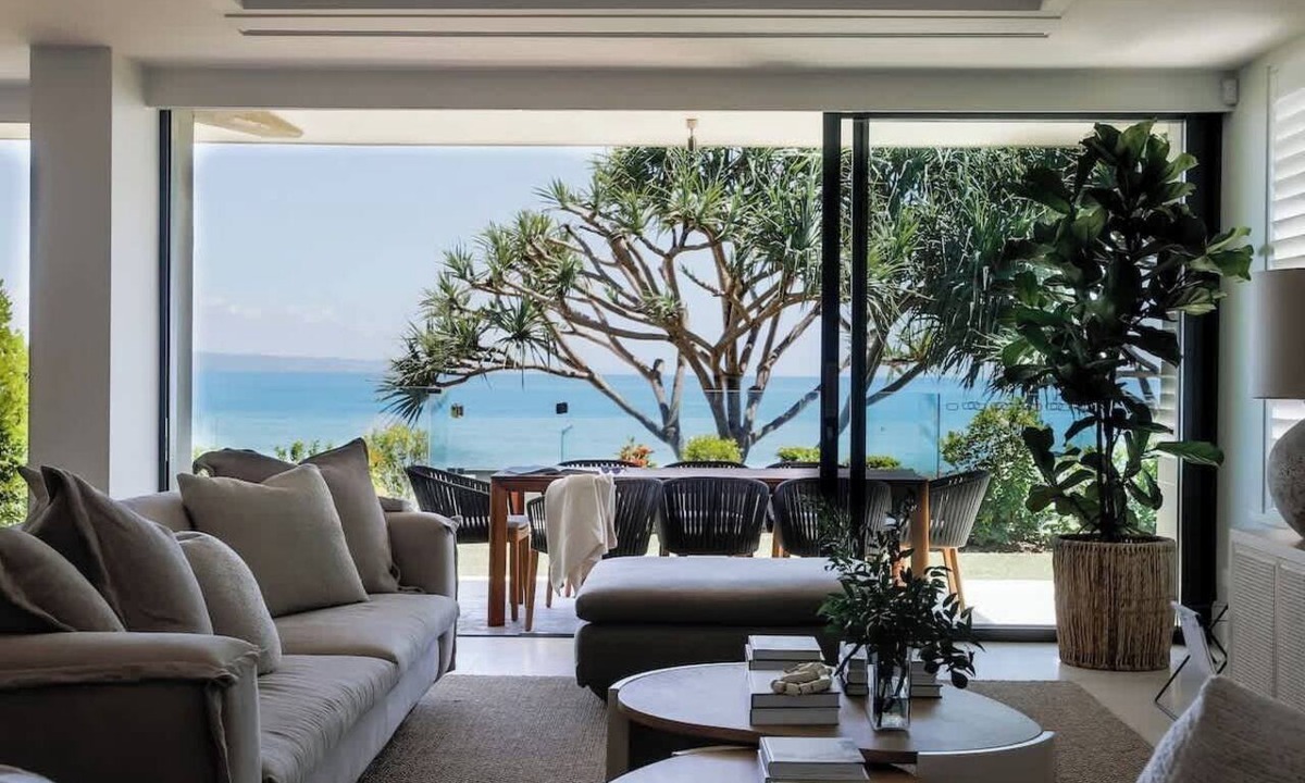 Noosa Heads Apartment | Noosa Court 4 - Beachfront Bliss