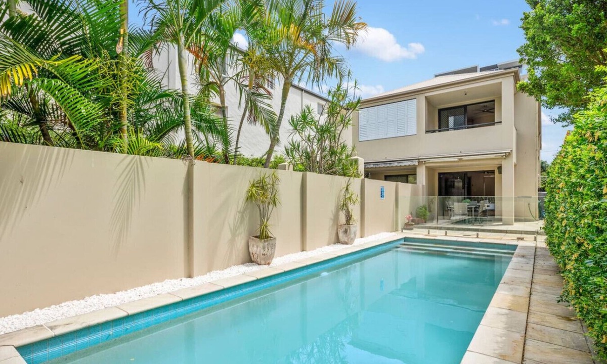 Southport House | Norman St Townhouse - Central Broadwater Parklands