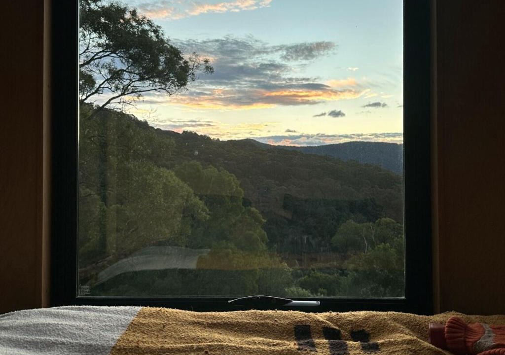 Jamberoo House | Off-Grid Cabin Surrounded by Nature - Hot Tub - Banjo