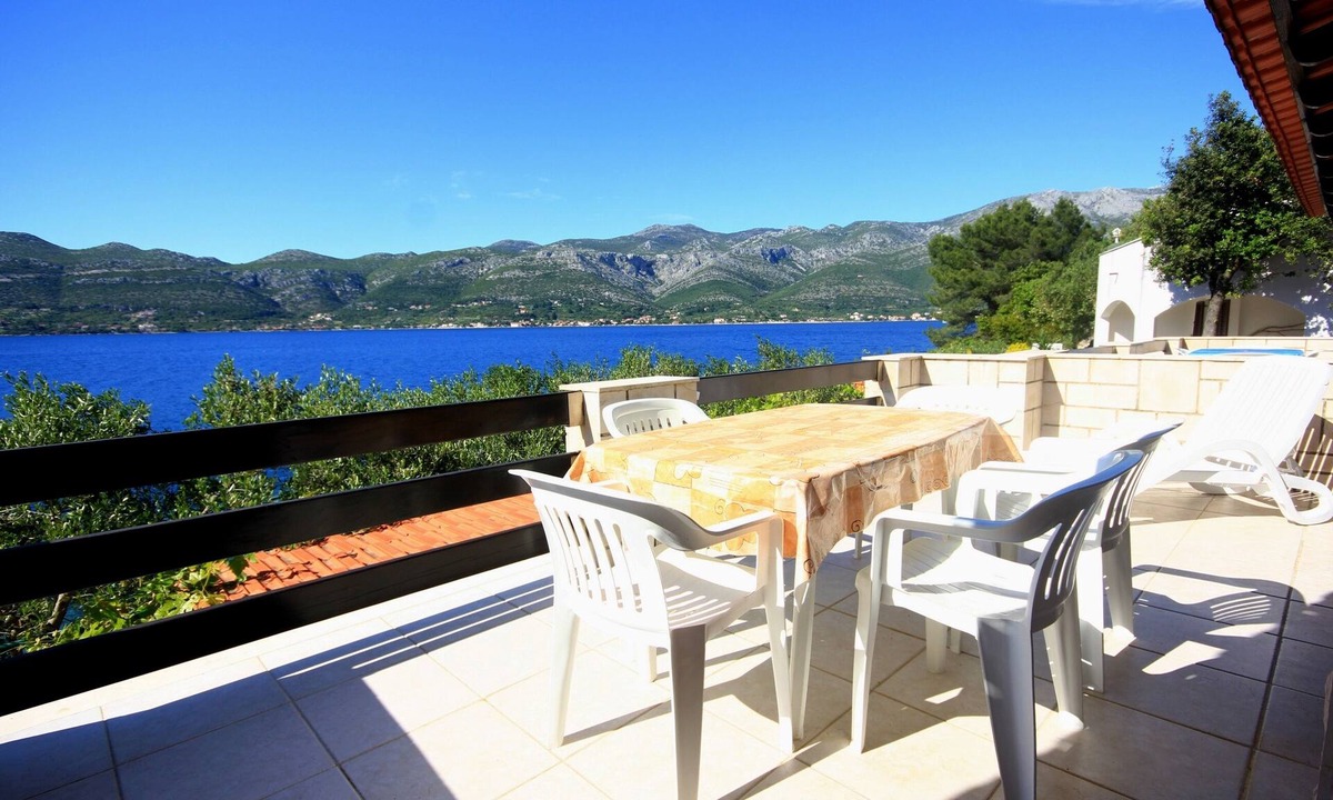 Zrnovo Apartment | One bedroom apartment near beach Tri Žala, Korčula (A-174-b)
