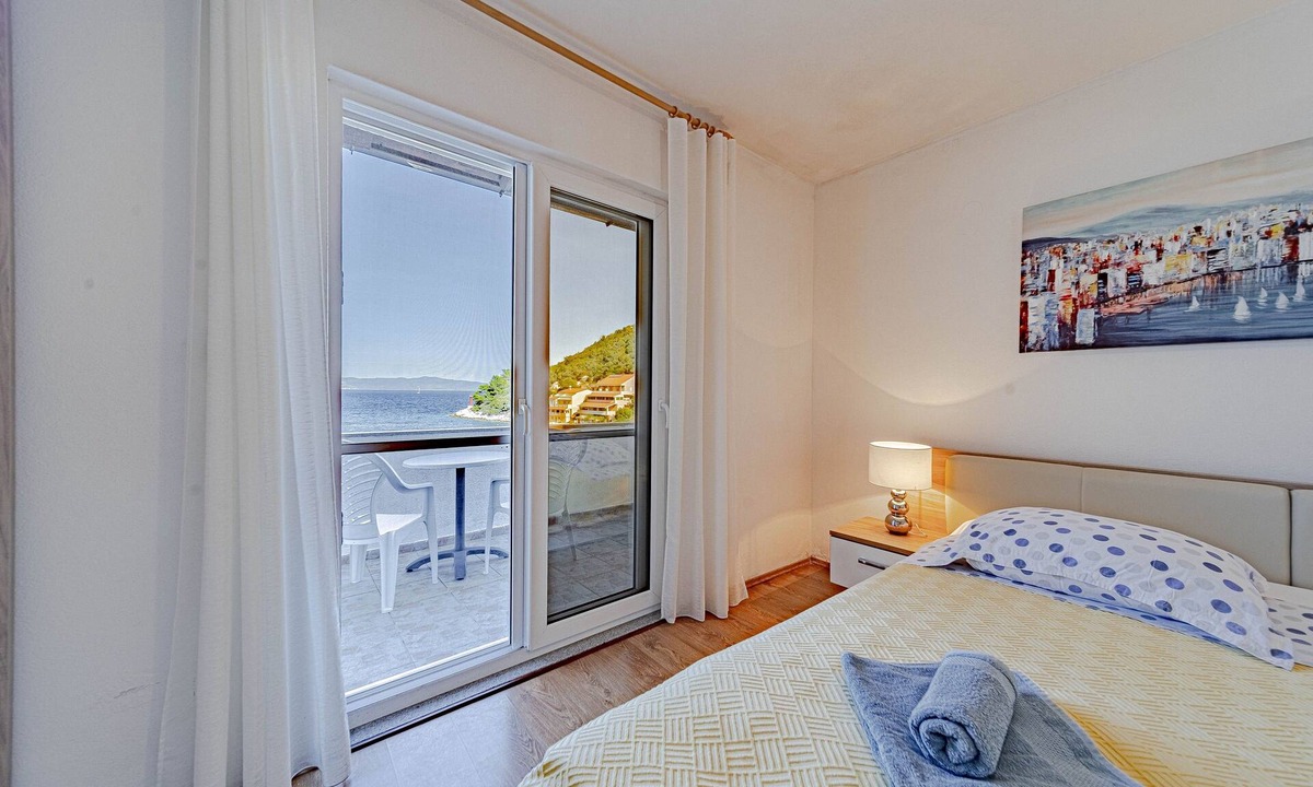 Zaklopatica Apartment | One bedroom apartment near beach Zaklopatica, Lastovo (A-8342-d)