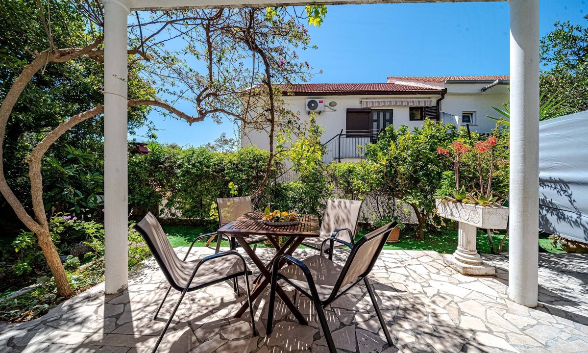 Kuciste Apartment | One bedroom apartment with terrace Kučište - Perna, Pelješac (A-4538-f)