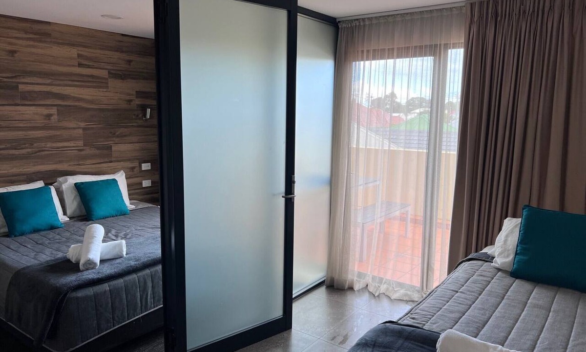 Hamilton Apartment | One Bedroom Deluxe Spa Apartment