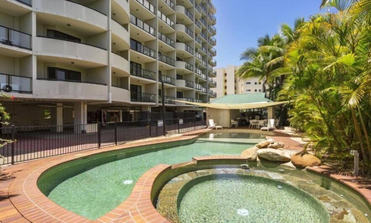 South Townsville Apartment | Palmer Street Marina Studio Marina Views Pool and Prime Location
