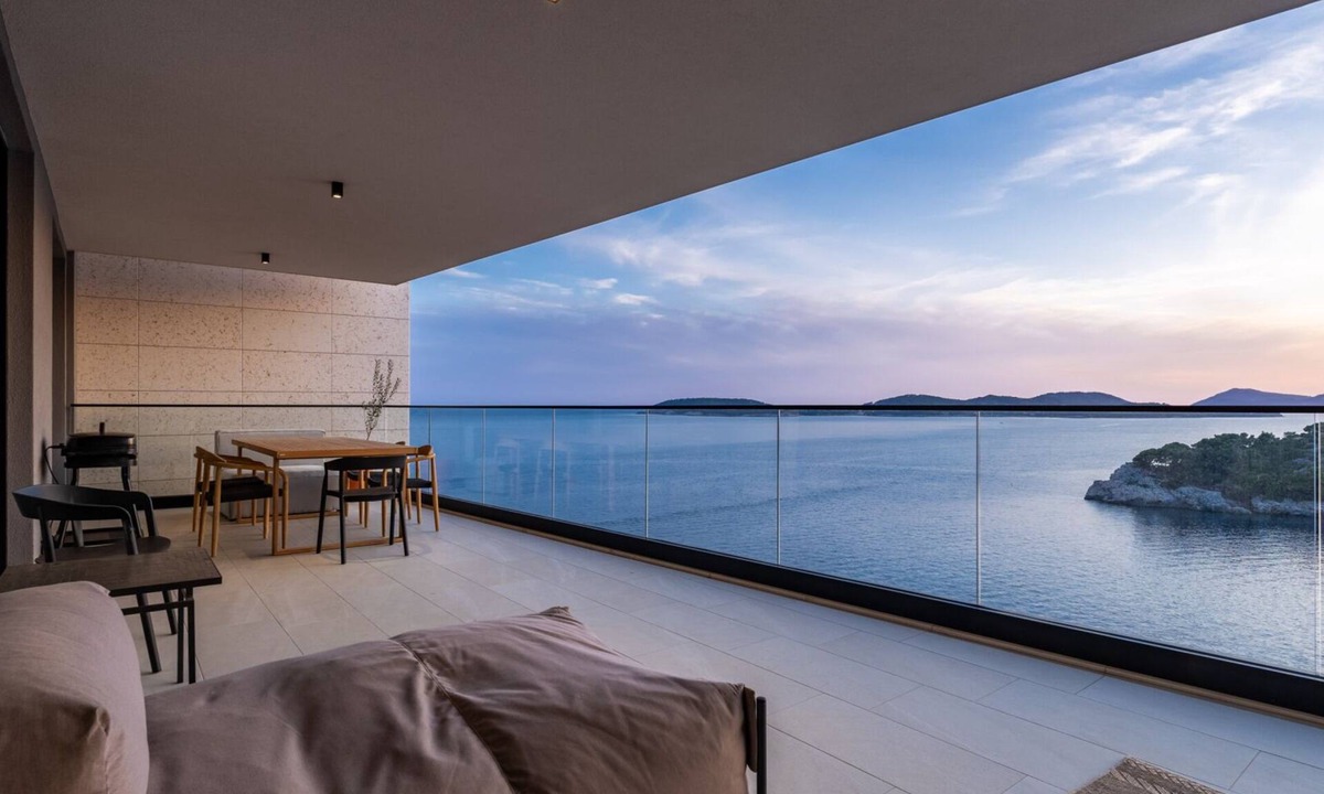 Stikovica Apartment | Panoramic Suite Alenka by Villas Guide