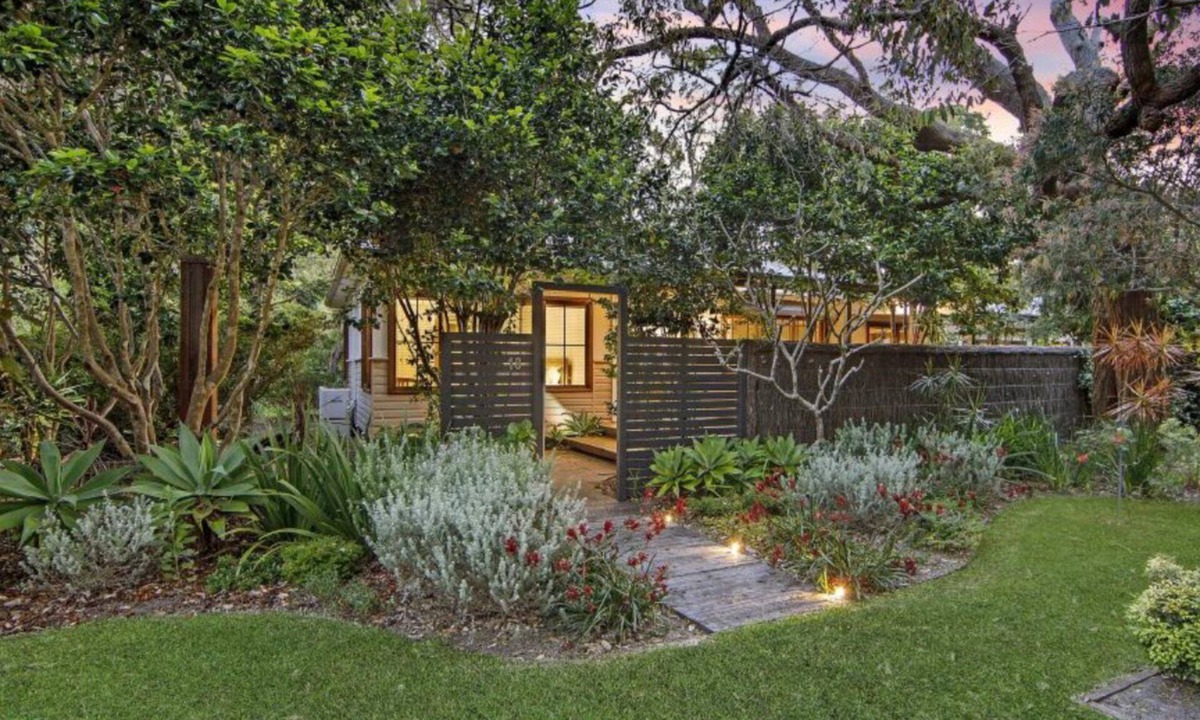 Pearl Beach House | Pearl Beach Quarterdeck by HolidayCo.