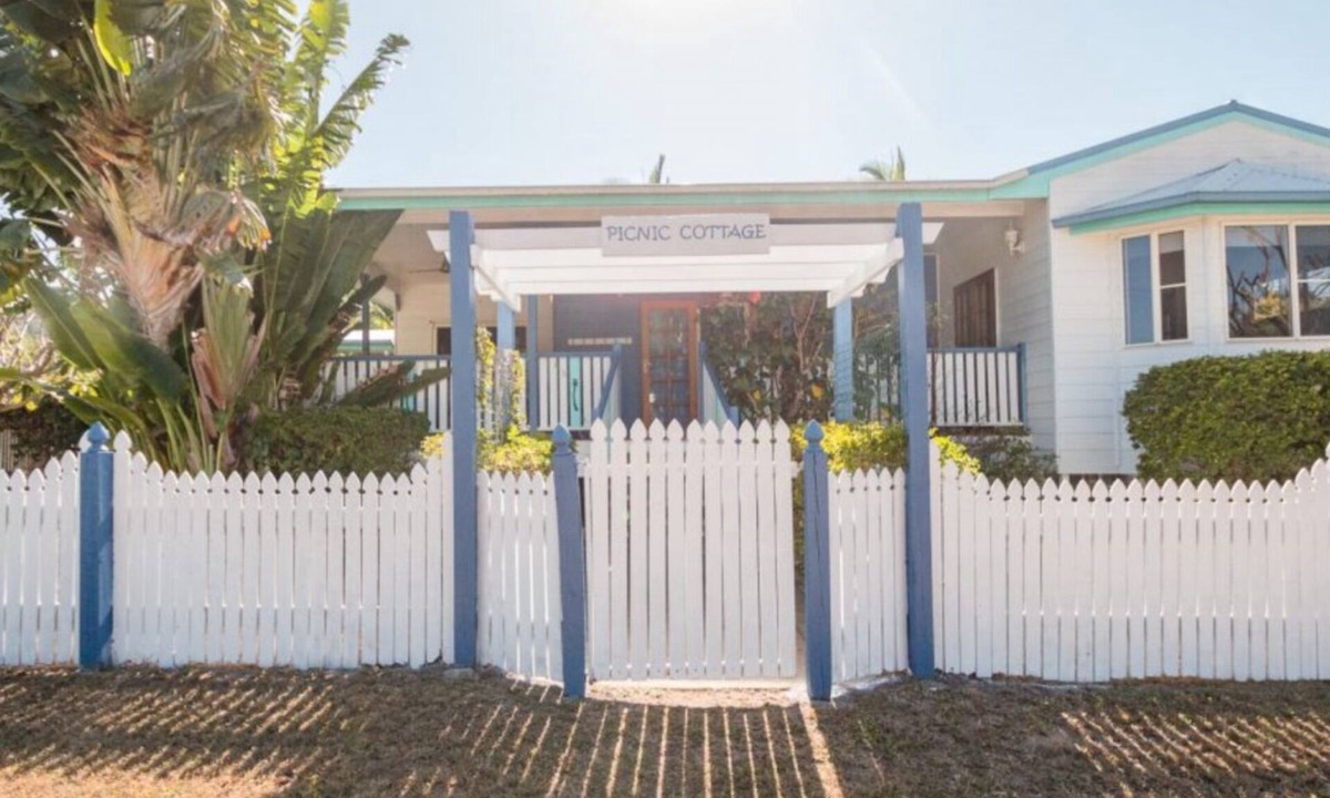 Picnic Bay House | Picnic Cottage, Lovely home near the beach