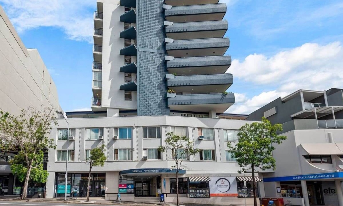 Spring Hill Apartment | Picturesque City Living, Moments From Everything