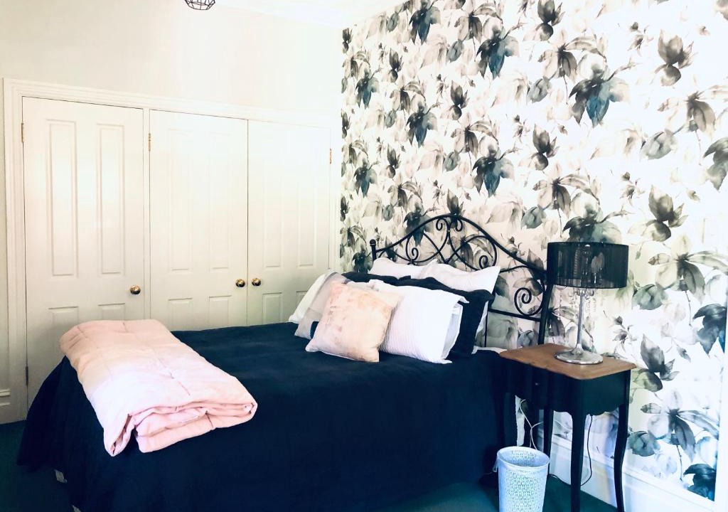 Arcadia Apartment | Pool Queen Bedroom Suite