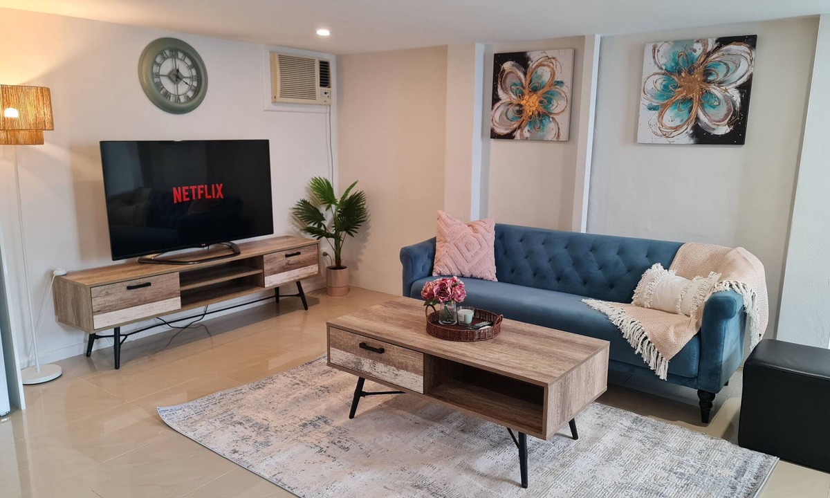 Guildford West House | Private and Cosy Two Storey Guest House Near Shops/transport