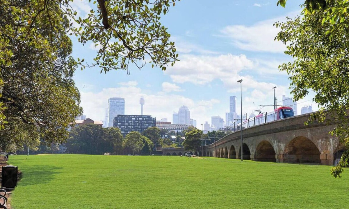 Pyrmont House | Pyrmont 双层独栋庭院三房｜近轻轨直达 CBD