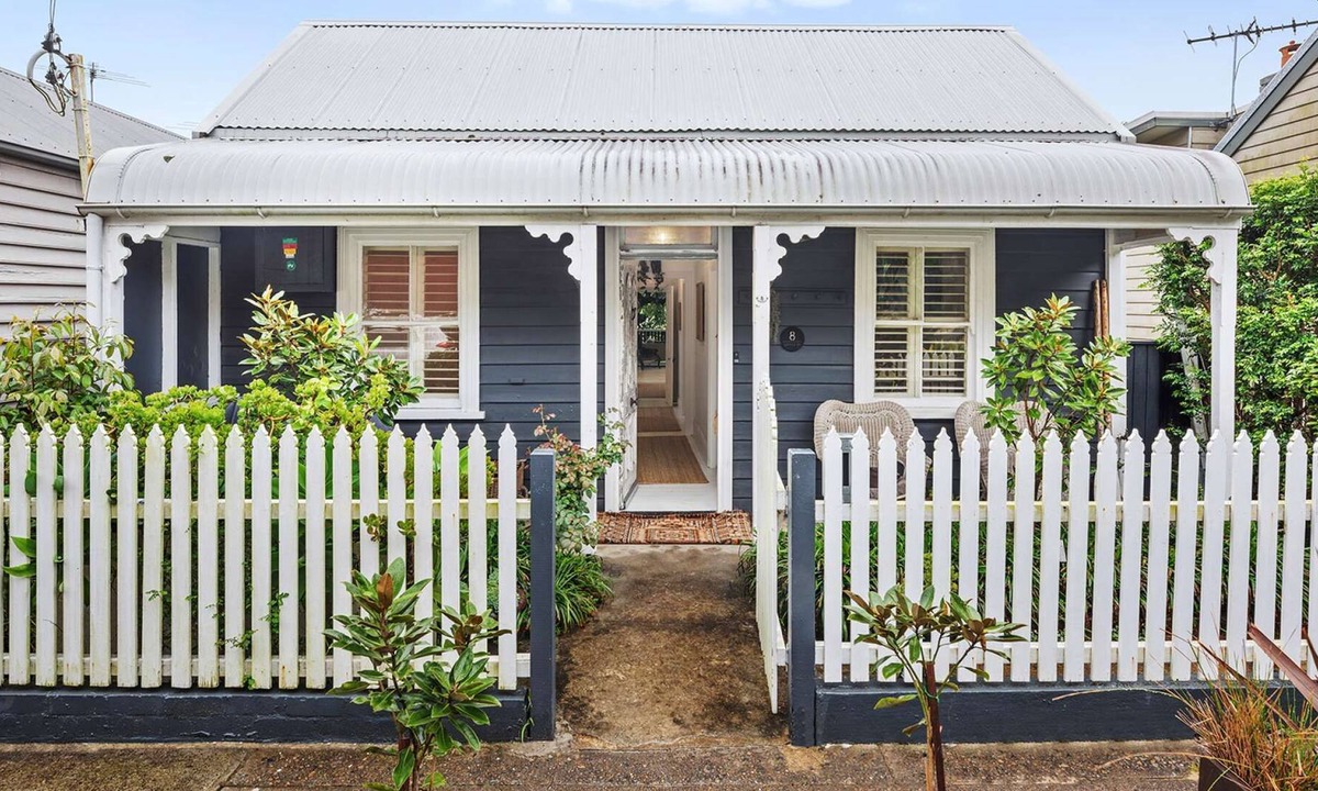 Rozelle House | Renovated 3BR stylish character cottage with beautiful garden