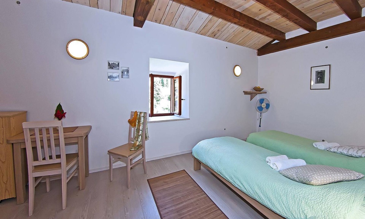 Zaton Apartment | Room 5 a/c park view Beach&Sea front Castle parking