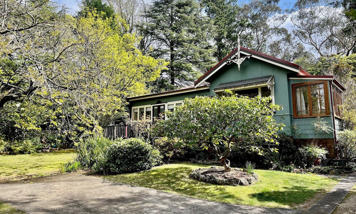 Katoomba House | Rose Cottage-Walk 3 Sisters/Bushwalks/Quiet St